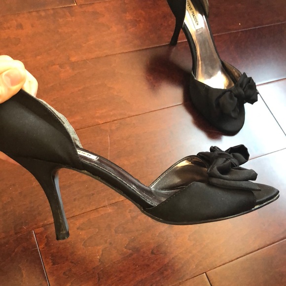 Black satin high heels (Steve madden) - Picture 2 of 6